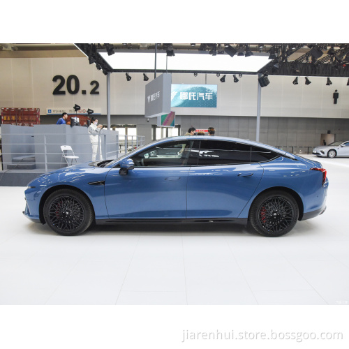 Nezha S 2022 pure electric 650 four-wheel drive large version REEV cars on sale in China
